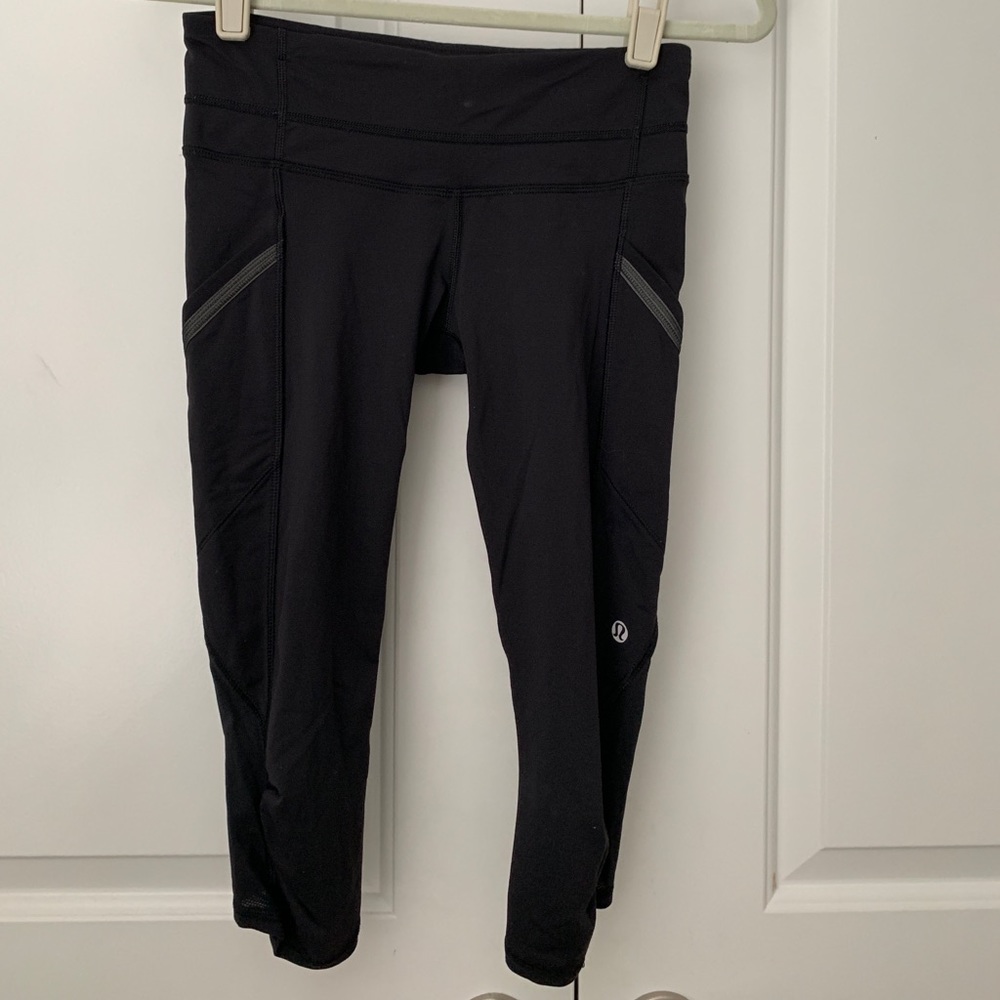 Lululemon crop leggings in black